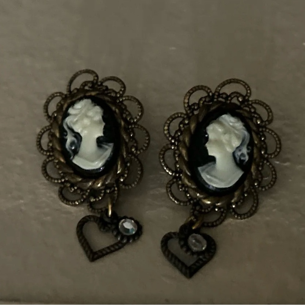 Vintage-Inspired Cameo Earrings with Heart Charms